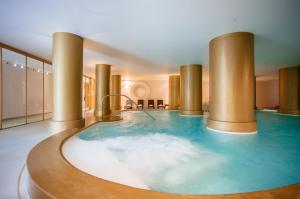 A piscina localizada em Axis Vermar Conference & Beach Hotel ou nos arredores