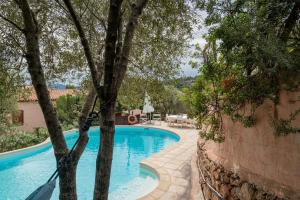 Piscina de la sau aproape de Villa Vì con piscina by Wonderful Italy