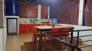 Kuchyň nebo kuchyňský kout v ubytování Al Shamsa Homes