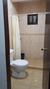 Koupelna v ubytování Al Shamsa Homes