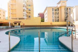 Bazén v ubytovaní VER853 - Estudio con terraza vistas al mar, Piscina, Playa, Centro alebo v jeho blízkosti
