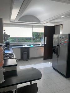 Hermoso y amplio departamento c/Alberca Interlomas tesisinde mutfak veya mini mutfak
