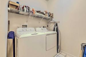 Φωτογραφία από το άλμπουμ του 2 Mi to Ocean Rehoboth Beach Townhome with Grill! σε Rehoboth Beach +21 φωτογραφίες