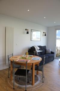 Posedenie v ubytovaní Jolie Maison en Bord de Mer à Pourville