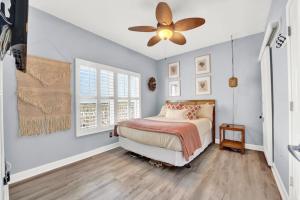 A bed or beds in a room at Shores of Panama 804 Még 28 kép