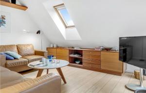 Posezení v ubytování 2 Bedroom Cozy Apartment In Svaneke
