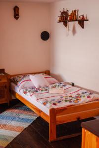 A bed or beds in a room at Gazdov dvor
