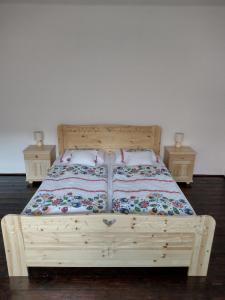 A bed or beds in a room at Gazdov dvor