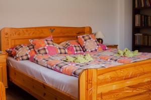 A bed or beds in a room at Gazdov dvor