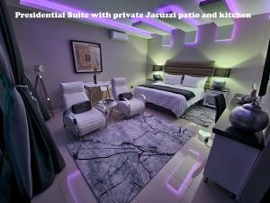 Weston Guest House Krugersdorp客房内的一张或多张床位