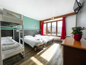 Postel nebo postele na pokoji v ubytování Atmosphere Hotel + 37 fotografií