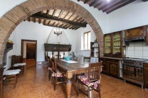 Η κουζίνα ή μικρή κουζίνα στο Maison Antoinette +32 φωτογραφίες