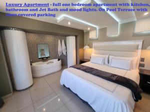 Weston Guest House Krugersdorp客房内的一张或多张床位