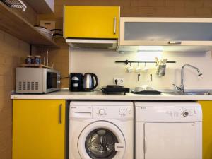 Kuchyň nebo kuchyňský kout v ubytování Comfortable apartment in Istiklal Street