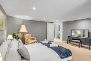 Voodi või voodid majutusasutuse Stylish Apartment Near Norwich Cathedral & Castle toas