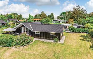 an aerial view of a house with a yard at Lovely Home In Slagelse With House Sea View in Slagelse