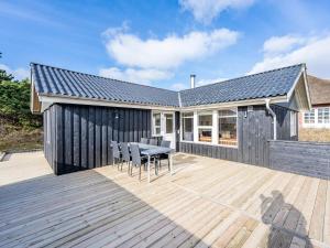 Fotografie z fotogalerie ubytování Holiday home Henne LXIV v destinaci Henne Strand