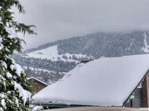 Fotografia z galérie ubytovania Chalet rénové 3 chambres à Megève, à proximité du Jaillet, balcon, parking, classé 3 étoiles - FR-1-453-304 v destinácii Megève