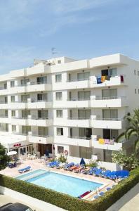 Bazén v ubytování Apartamentos Bon Sol - Los Rosales - AB Group nebo v jeho okolí