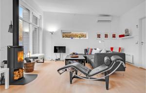 Posezení v ubytování 3 Bedroom Stunning Home In Ebeltoft