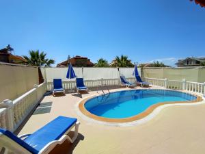 Bazén v ubytování Villa Defne Oludeniz Private Villa nebo v jeho okolí
