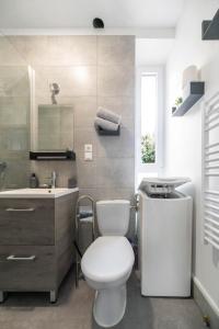 Koupelna v ubytování Le Venise - appartement design - centre ville - parcs