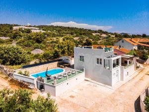 Bazén v ubytování Holiday Home Sevid nebo v jeho okolí