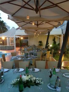 En restaurang eller annat matställe på Hotel San Mauro