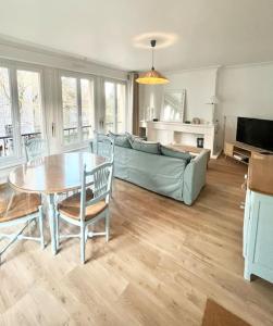 Kuchyňa alebo kuchynka v ubytovaní Le plage de Notre-Dame - Appartement au coeur de la vieille ville