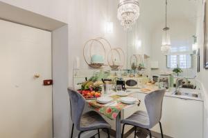 Cucina o angolo cottura di Busdraghi Studio, a stylish studio along Via Fillungo