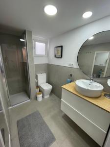 A bathroom at Villa Paraiso