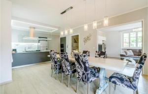 A kitchen or kitchenette at Villa Cristina