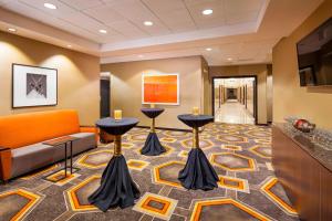 A seating area at Residence Inn by Marriott Omaha Downtown Old Market Area