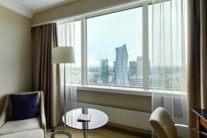 Uma área de estar em Warsaw Presidential Hotel
