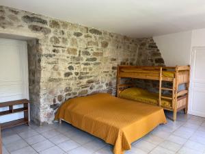 Posteľ alebo postele v izbe v ubytovaní Le Moulin de Prades 4 étoiles logement entier Parc Naturel Haut Languedoc - Salagou