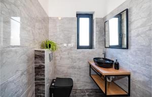 Fotografie z fotogalerie ubytování Cozy Home In Biograd Na Moru With Sauna v destinaci Biograd na Moru