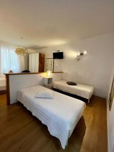 Zimmer mit 2 Betten in einem Zimmer mit in der Unterkunft I Limoni di Vernazza in Vernazza