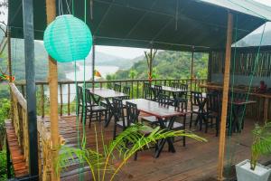 A balcony or terrace at Victoria Hideout