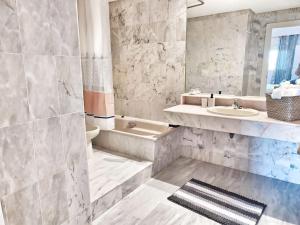 Fotografie z fotogalerie ubytování Espectacular apartamento en Benalmádena v destinaci Benalmádena + 16 fotografií