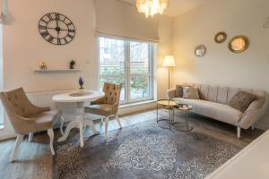 Fotografia z galérie ubytovania Kierbedzia 6 - Bezpłatny podziemny parking - free parking - Piękny ogródek z tarasem - 2km Łazienki Królewskie - WiFi - Smart TV 50 cali - Good Apartments vo Varšave