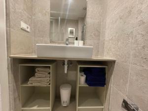 Kúpeľňa v ubytovaní Apartament Antic Plankton - Sa Riera Begur - Free Parking, Beach, Wifi, Perfect holidays