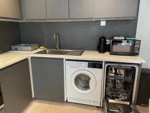 Kuchyňa alebo kuchynka v ubytovaní Apartament Antic Plankton - Sa Riera Begur - Free Parking, Beach, Wifi, Perfect holidays
