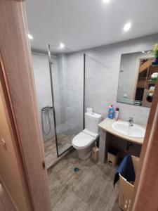 Kúpeľňa v ubytovaní Orange_Blue_Aparment №1