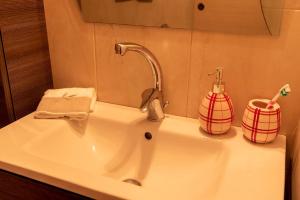 Gallery image of Alexandra's Home in Palekastron +6 photos