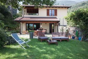Vonkajšia záhrada v ubytovaní Castel Cottage - Rezzonico, San Siro by LoveComo