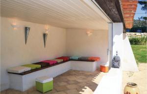 Fotografia z galérie ubytovania Lovely Home In Allauch With Kitchen v destinácii Allauch