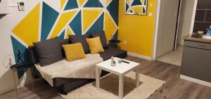 Kuchyňa alebo kuchynka v ubytovaní Triangle d'or - Calme et Cosy, Appartement 1 chambre