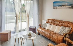 Posedenie v ubytovaní 3 Bedroom Awesome Home In Saint-Carreuc