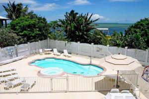 Private Estate Pool Ocean View 20 minutes to Key West