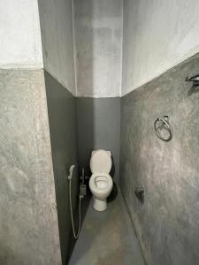 A bathroom at Mahiru Homestay